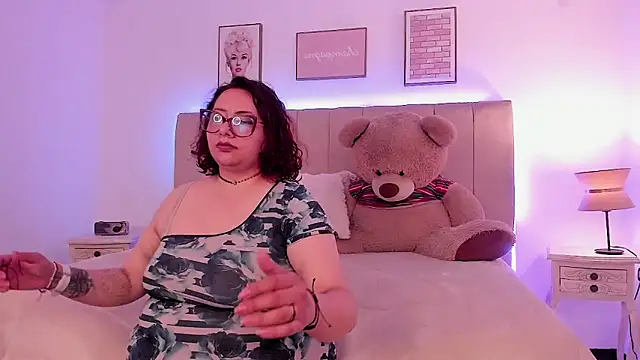 sam von tess online show from November 30, 6:03 am