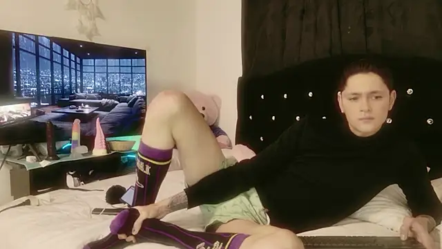 Tyler cat online show from October 20, 11:00 am