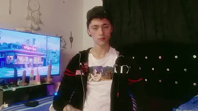 Tyler cat online show from December 18, 6:40 am