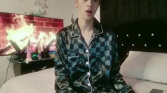 Tyler cat online show from October 26, 10:15 am