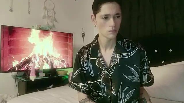 Tyler cat online show from October 24, 11:31 am