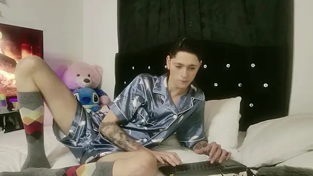 Tyler cat online show from October 18, 12:40 pm