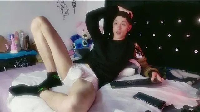 Tyler cat online show from April 2, 1:18 pm