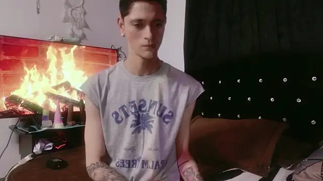 Tyler cat online show from November 13, 10:13 pm