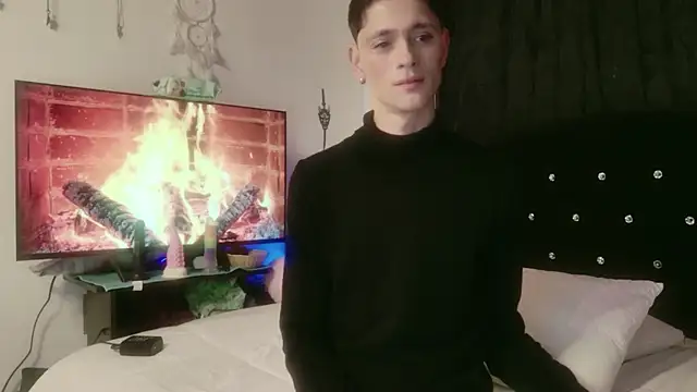 Tyler cat online show from November 2, 3:06 pm