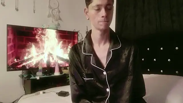 Tyler cat online show from November 7, 10:53 am