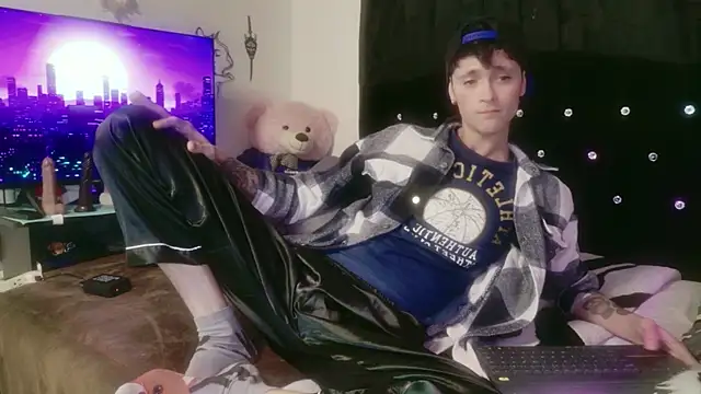 Tyler cat online show from December 2, 3:52 am