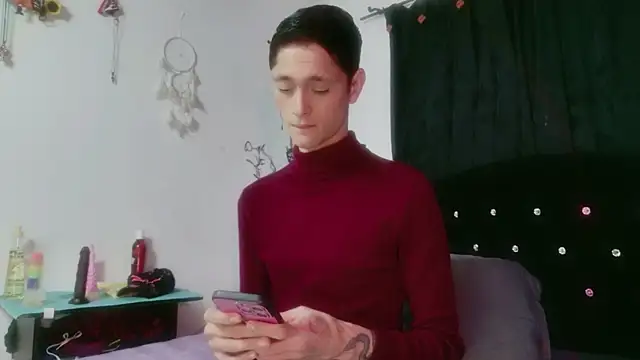 Tyler cat online show from January 14, 2:48 am