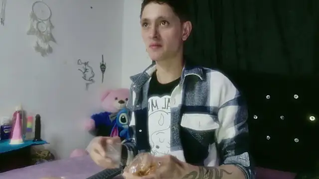 Tyler cat online show from February 2, 2:49 pm