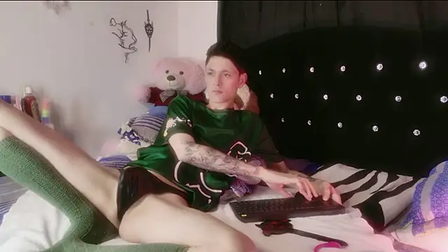 Tyler cat online show from April 7, 8:38 am