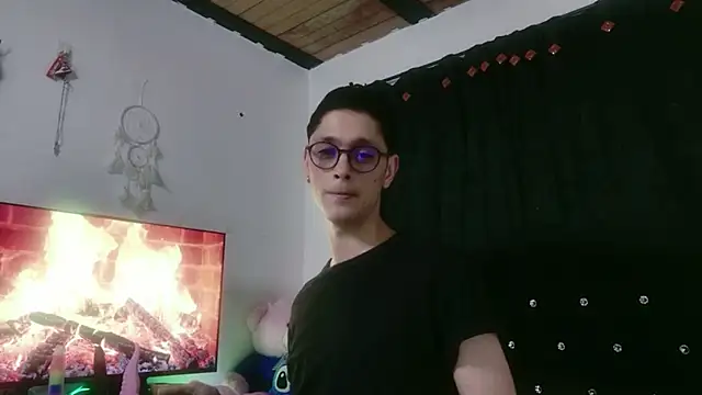 Tyler cat online show from October 17, 11:34 am