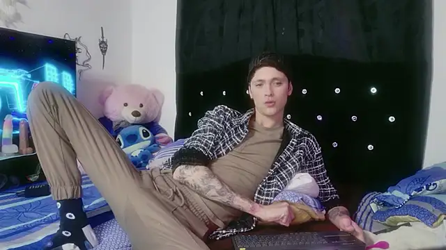 Tyler cat online show from December 16, 5:00 am