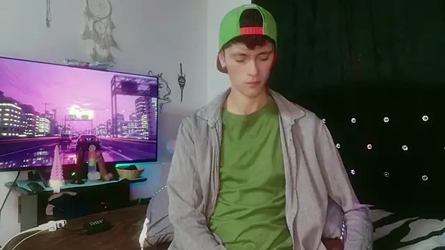 Tyler cat online show from November 23, 12:20 am