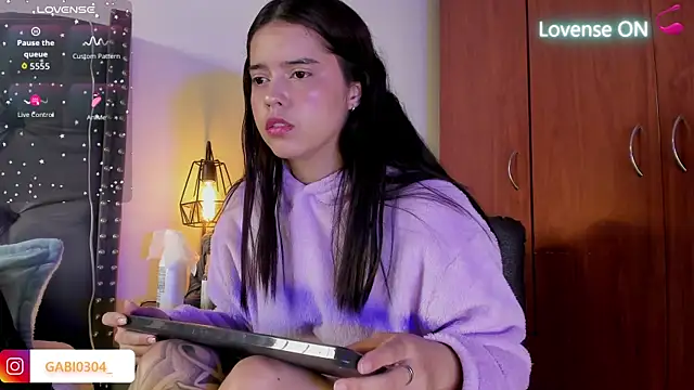 gabriiieela  online show from October 23, 9:13 pm