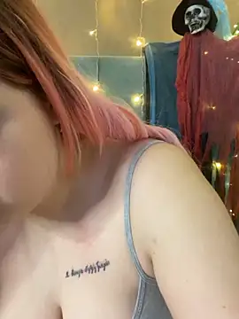 KellyMoors online show from November 3, 1:11 am