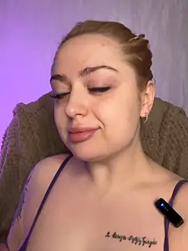 KellyMoors online show from March 26, 1:26 am