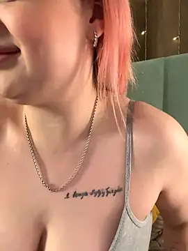 KellyMoors online show from November 26, 10:15 am