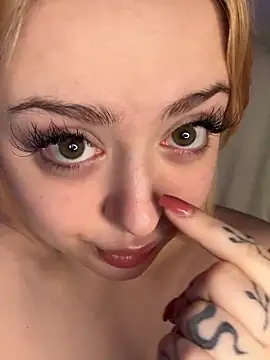 KellyMoors online show from April 23, 1:34 am
