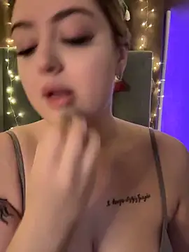 KellyMoors online show from December 22, 1:50 am