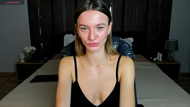 Snapshot of EvaToniz chatting on October 8, 1:18 am EvaToniz online show from October 8, 1:18 am