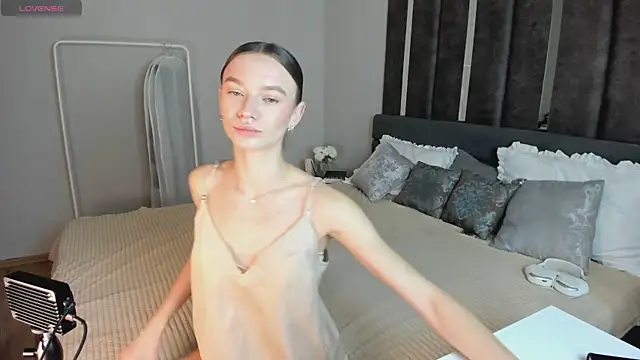 Snapshot of EvaToniz chatting on November 14, 1:09 am EvaToniz online show from November 14, 1:09 am