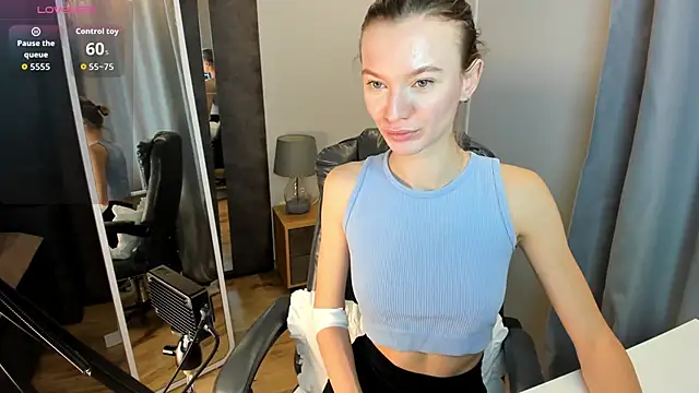 Snapshot of EvaToniz chatting on November 13, 1:09 am EvaToniz online show from November 13, 1:09 am