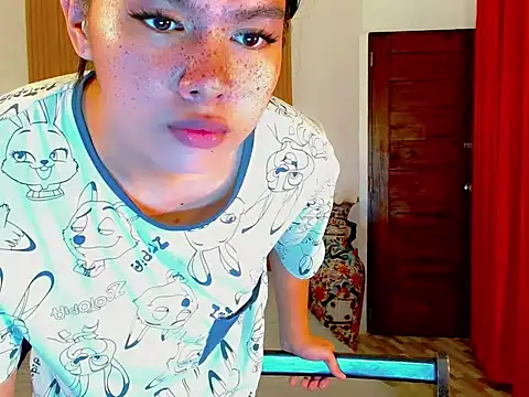 fallinLunaxX online show from October 14, 1:45 pm