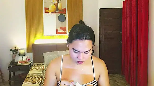 fallinLunaxX online show from November 14, 4:10 pm