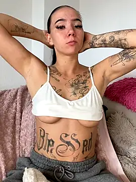 YoungZoexx online show from October 15, 9:17 am