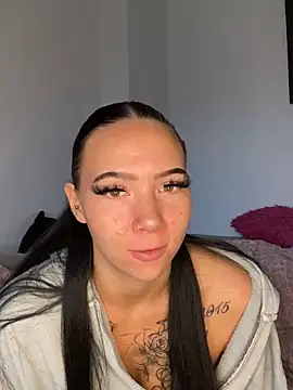 YoungZoexx online show from October 6, 7:20 am