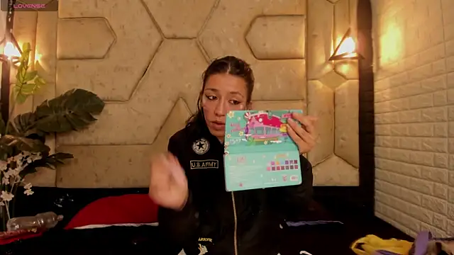 Julieta Slav3 online show from April 16, 9:37 pm