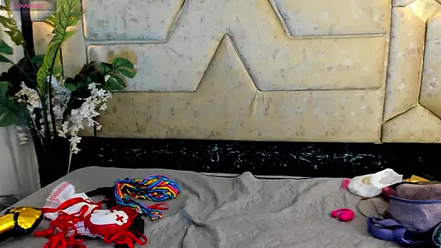 Snapshot of Julieta_Slav3 chatting on May 14, 9:12 pm Julieta Slav3 online show from May 14, 9:12 pm