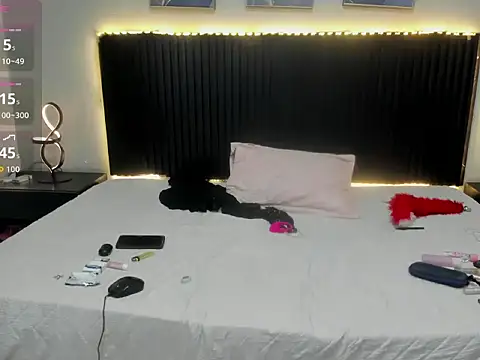 Julieta Slav3 online show from February 5, 8:04 pm