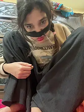 Snapshot of Sweet_Couple59 chatting on January 15, 5:49 pm Sweet Couple59 online show from January 15, 5:49 pm