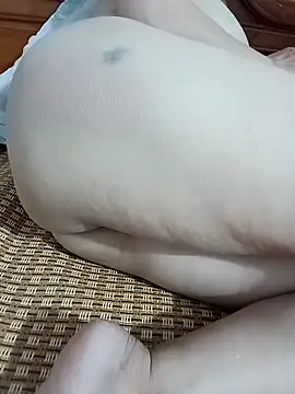 tulip-bae online show from November 15, 1:42 am