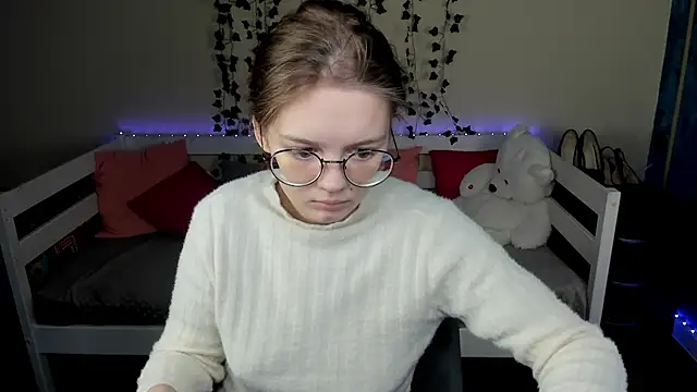 shy elina01 online show from October 22, 10:25 am