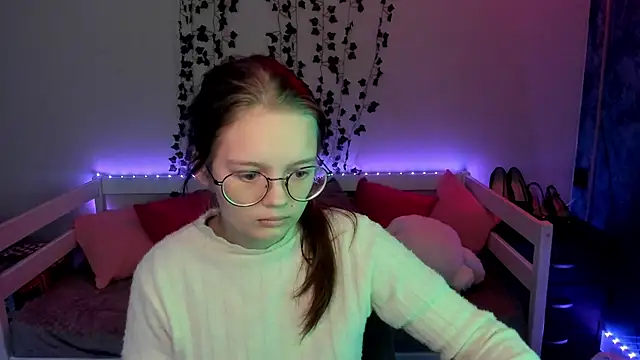 shy elina01 online show from November 4, 10:30 am