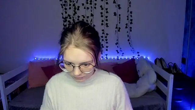 shy elina01 online show from October 18, 10:39 am
