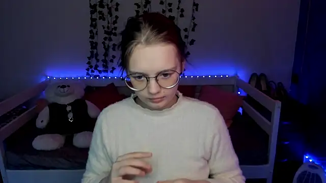 shy elina01 online show from November 6, 10:41 am