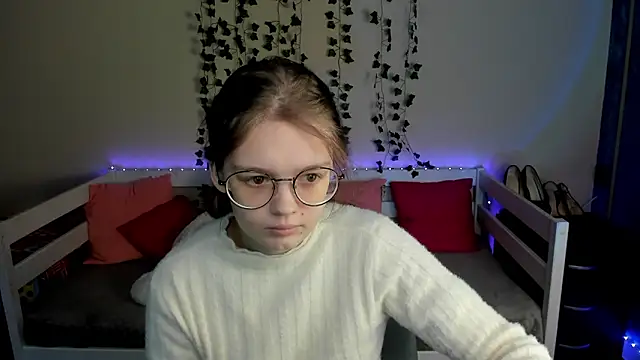 shy elina01 online show from October 21, 10:25 am