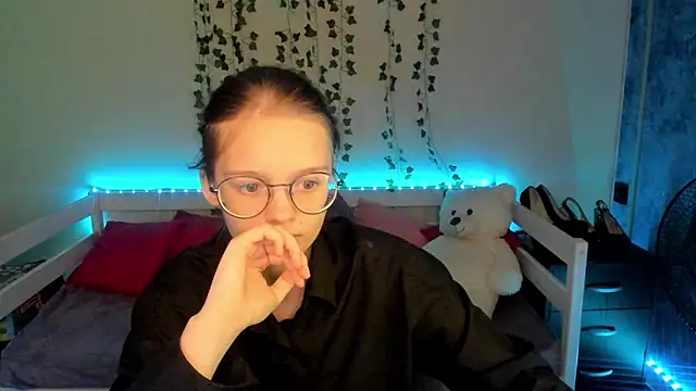 shy elina01 online show from October 4, 10:06 am