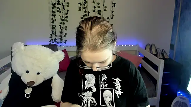 shy elina01 online show from November 5, 10:40 am