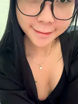 Linh5790 online show from November 4, 12:20 pm