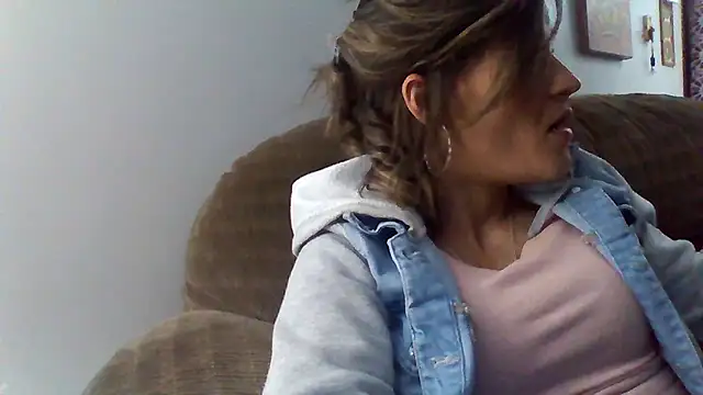 Snapshot of Rileyy7tk chatting on November 3, 3:45 am Rileyy7tk online show from November 3, 3:45 am