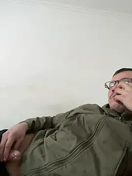 Snapshot of viktor1992-1-1 chatting on February 19, 6:10 am viktor1992-1-1 online show from February 19, 6:10 am