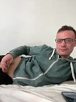 viktor1992-1-1 online show from March 15, 7:04 am