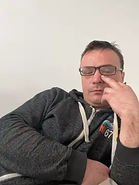 viktor1992-1-1 online show from March 30, 7:21 am