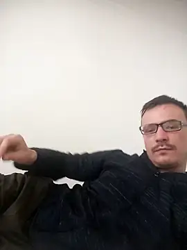 viktor1992-1-1 online show from May 6, 6:06 am