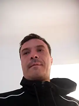 viktor1992-1-1 online show from June 16, 3:12 pm