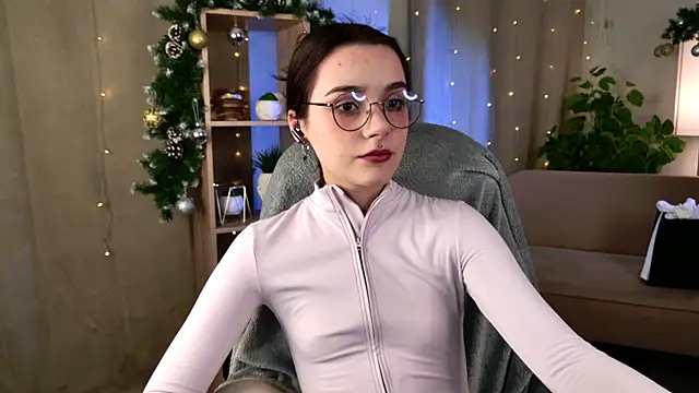 ElizabethMilller  online show from January 14, 9:51 pm